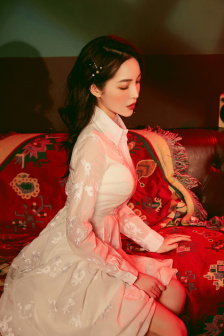 年轻的嫂子4免费观看